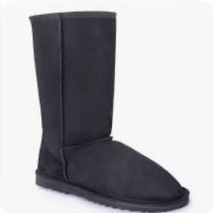 UGG Black Classic Tall Sheepskin Leather Boots Size 7 Box Included